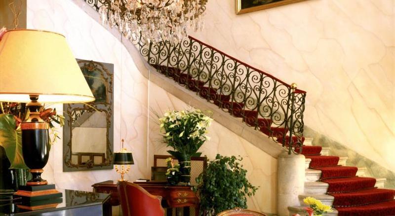 Chateau De Divonne Dalaman gambar